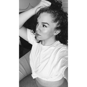 Meet your Posher, Alana